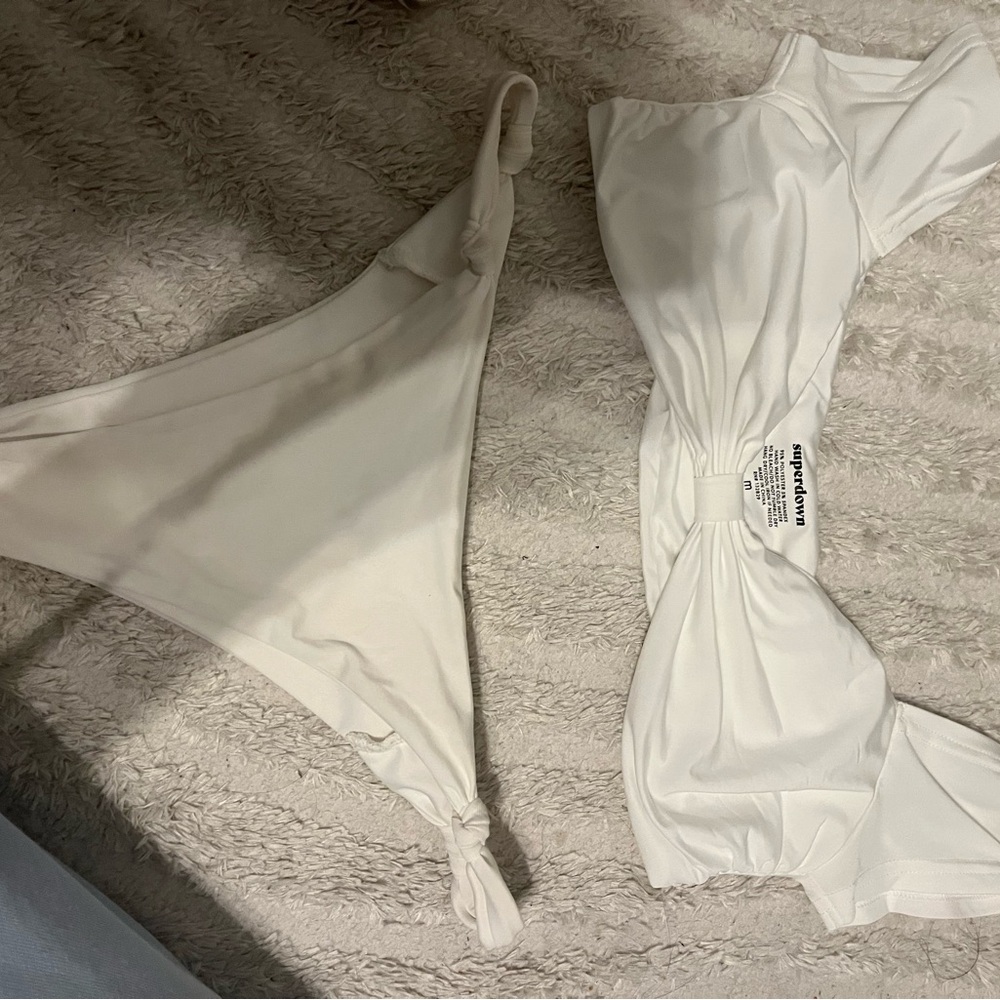 Superdown revolve bikini comes with L and M bottoms